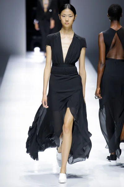 Look 10
